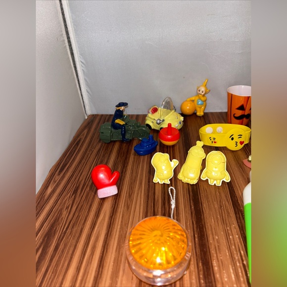 Random Junk Drawer Toy Lot - Picture 2 of 14